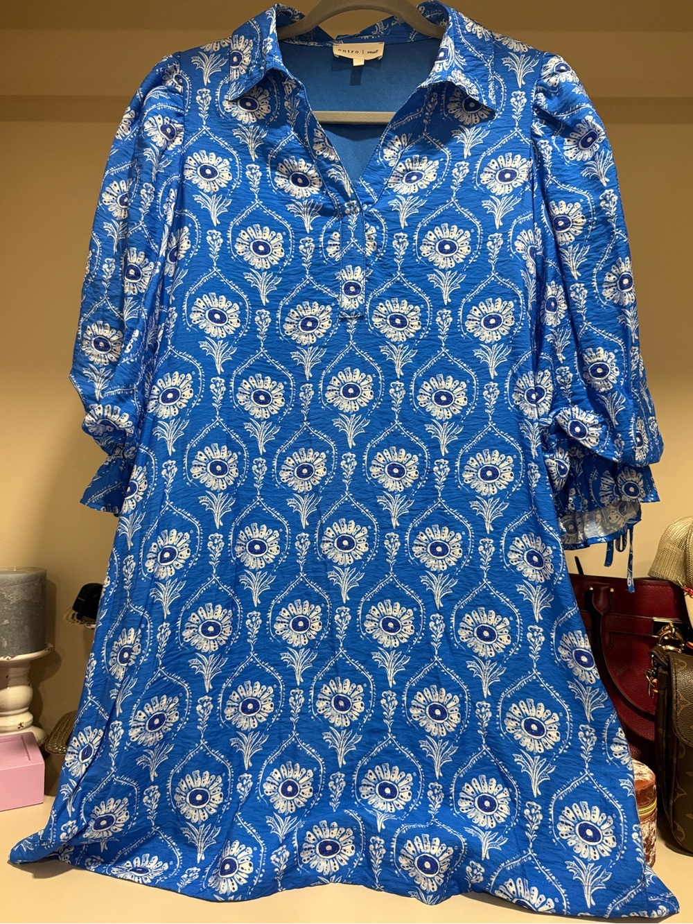 NWOT entro Blue and White Floral V-Neck Tunic Dress